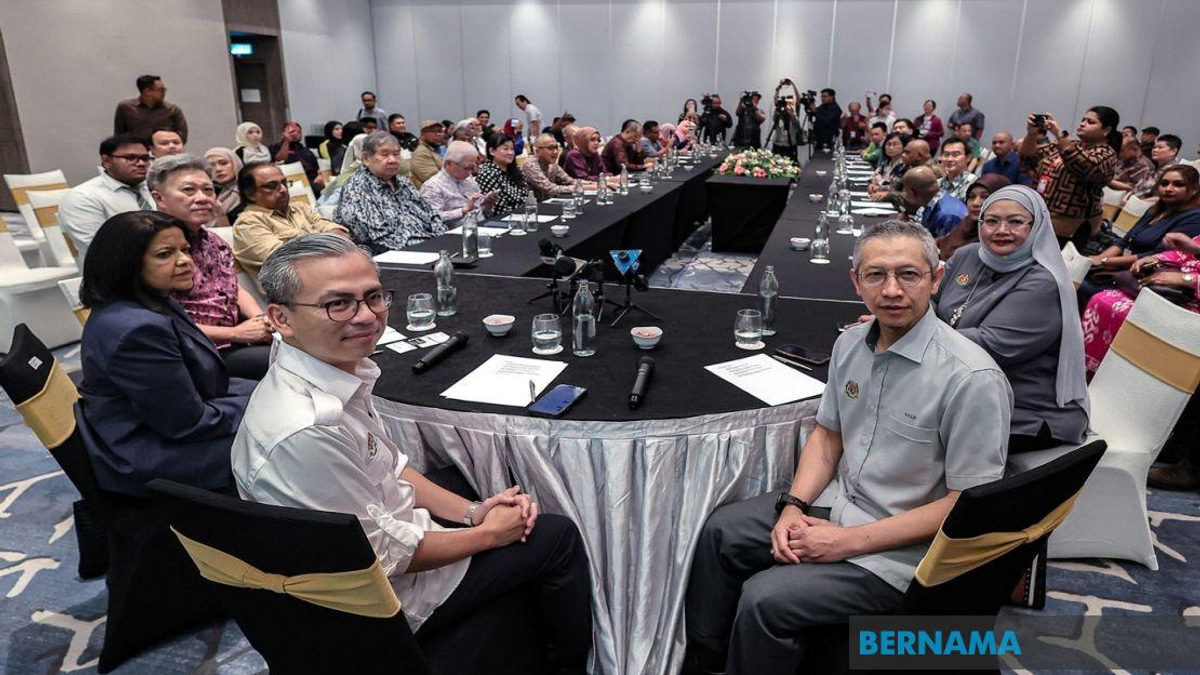 Fahmi Proposes Annual Media Retreats During HAWANA Celebrations