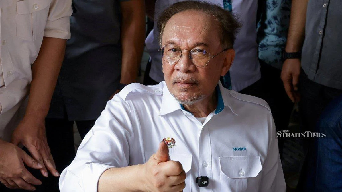 Anwar Ibrahim tops latest Merdeka Centre popularity survey as Zahid Hamidi lags