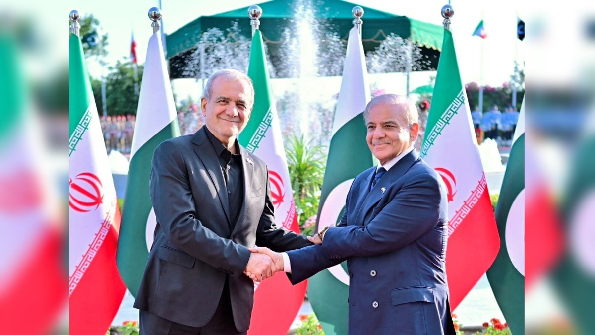 Pakistan Backs Iran's Right to Ballistic Missiles as Pezeshkian Visits Islamabad