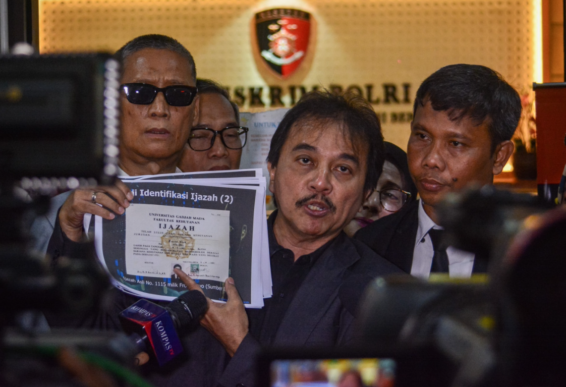 Former Indonesian Minister Detained Over Jokowi Diploma Defamation Claims