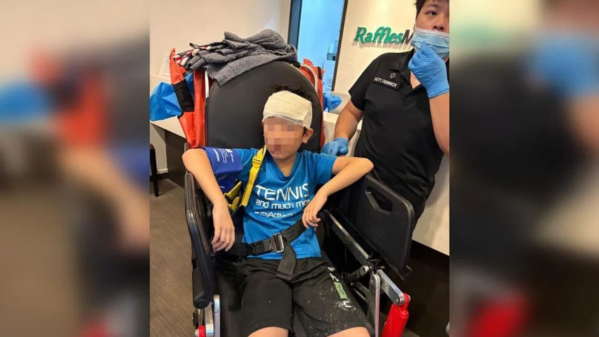 Young Customer Injured After Signboard Collapse at Singapore Foodcourt