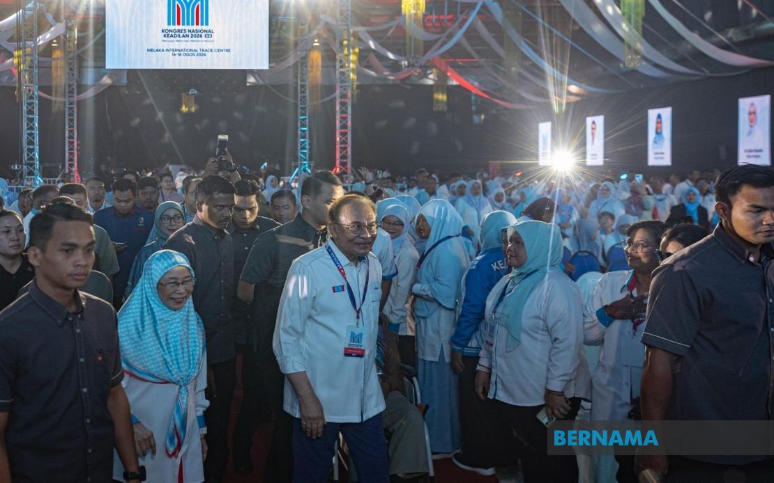 Anwar Reaffirms Commitment to UMNO-BN Coalition, Prioritises Stability Over Political Rivalry