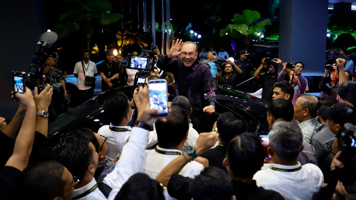 Anwar: Abuse of Power, Not Race, Is Malaysia's Greatest Challenge