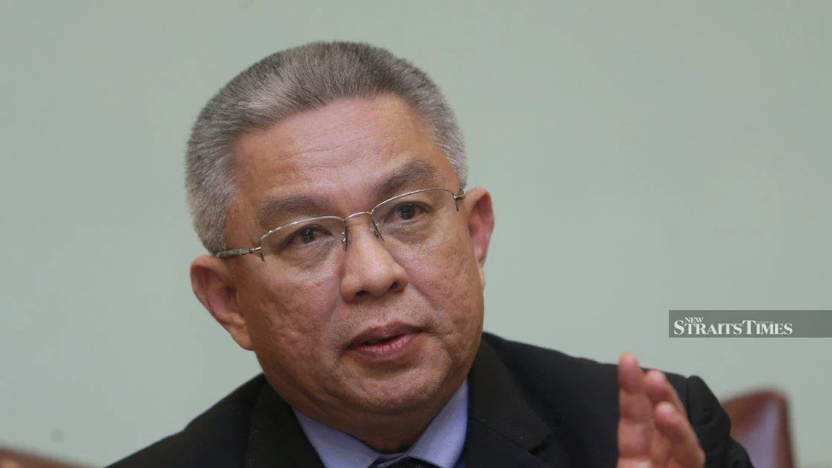 Barisan Fields Dr Adham Baba and Ex-Endau Rep Alwiyah Talib in Johor State Election