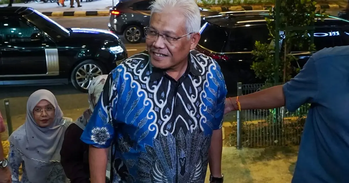 Hamzah and Opposition Lawmakers Hold Discussions at PAS Headquarters