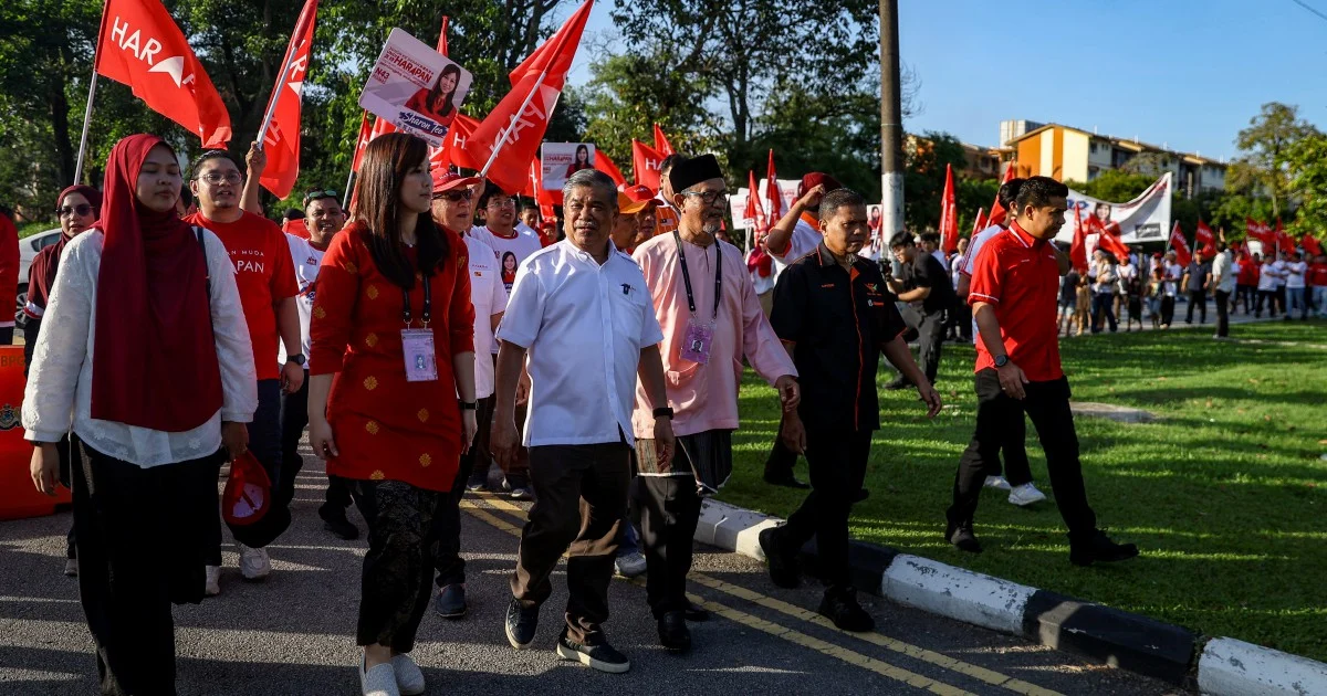 Johor voters rally behind Pakatan Harapan as Sharon Teo files nomination at Permas