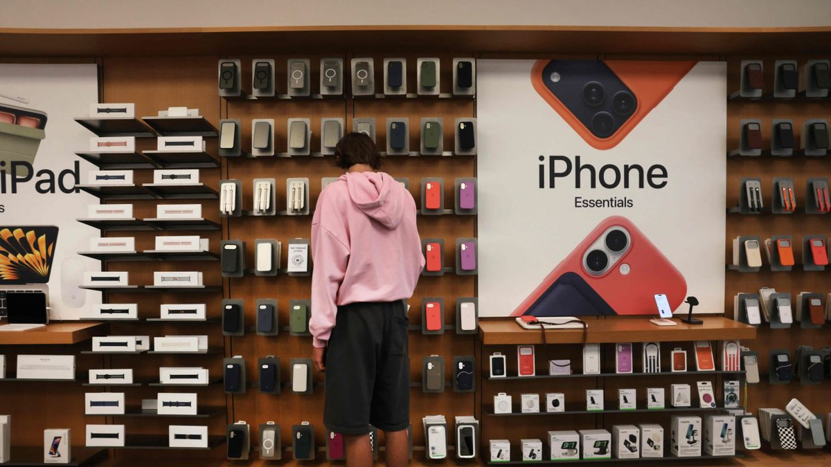 Apple and OpenAI's Escalating Hardware War Reveals Silicon Valley's Talent Poaching Problem