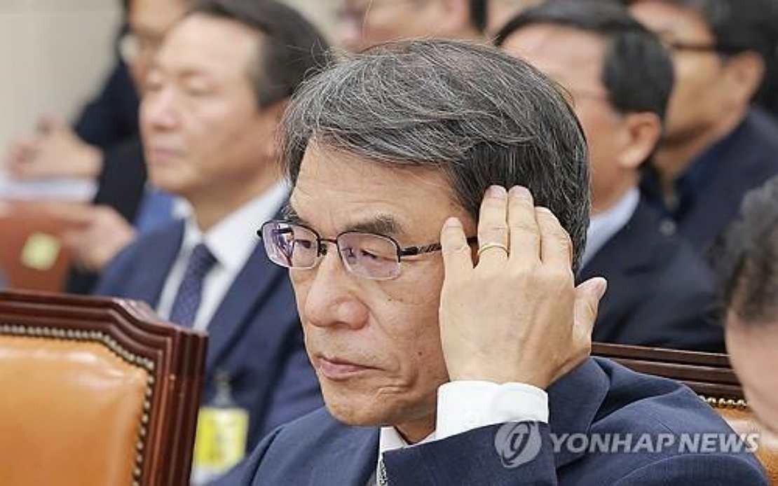South Korean Authorities Raid Election Commission in Former Chief's Embezzlement Probe