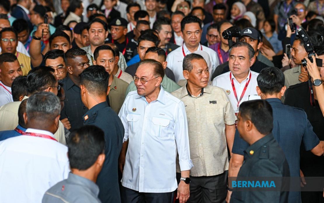Anwar Urges Melaka DAP To Reconsider Exit From State Government