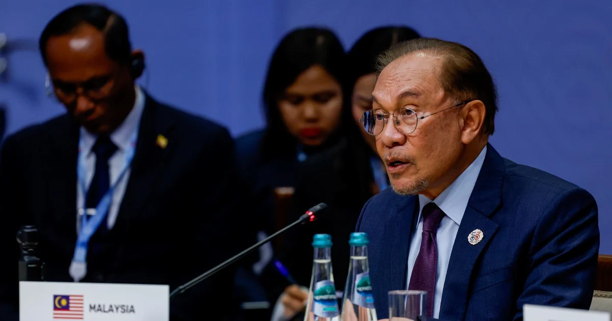 Anwar Stresses Dialogue and Diplomacy as Path to Resolving Global Tensions