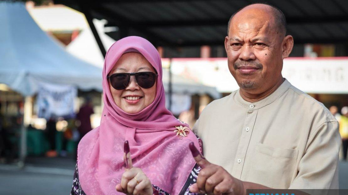 Johor party chiefs vote early as state holds 16th election