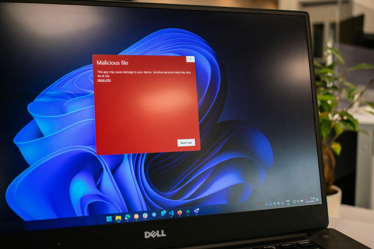 MyCert Issues Urgent Alert Over WhatsApp Malware Targeting Windows Users with Fake Documents