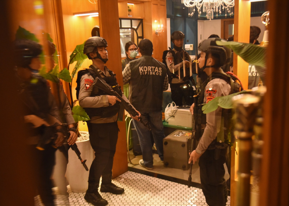 Gold bars and millions in cash seized in Jakarta raids targeting former senior law official