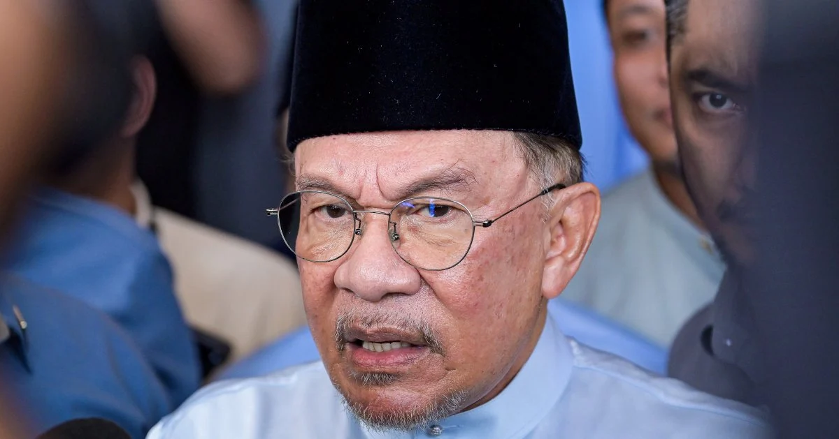 Anwar Dismisses Reports of Onn Hafiz Exclusion from Felda Event