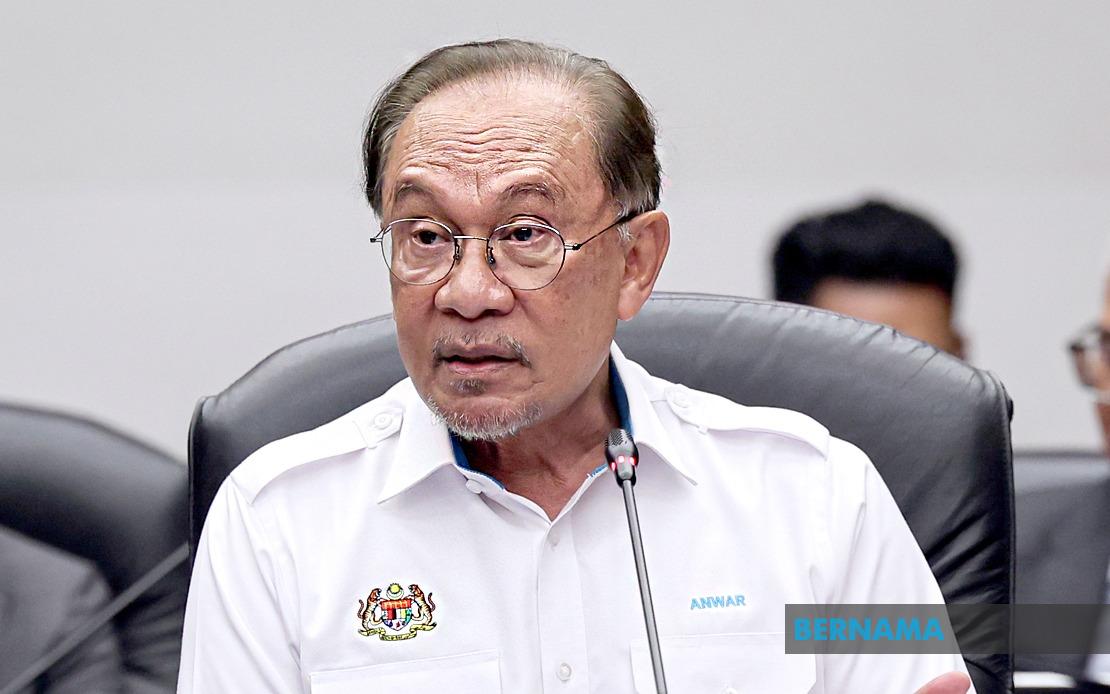 PM Anwar Extends Condolences After Form Four Student's Death in Seremban
