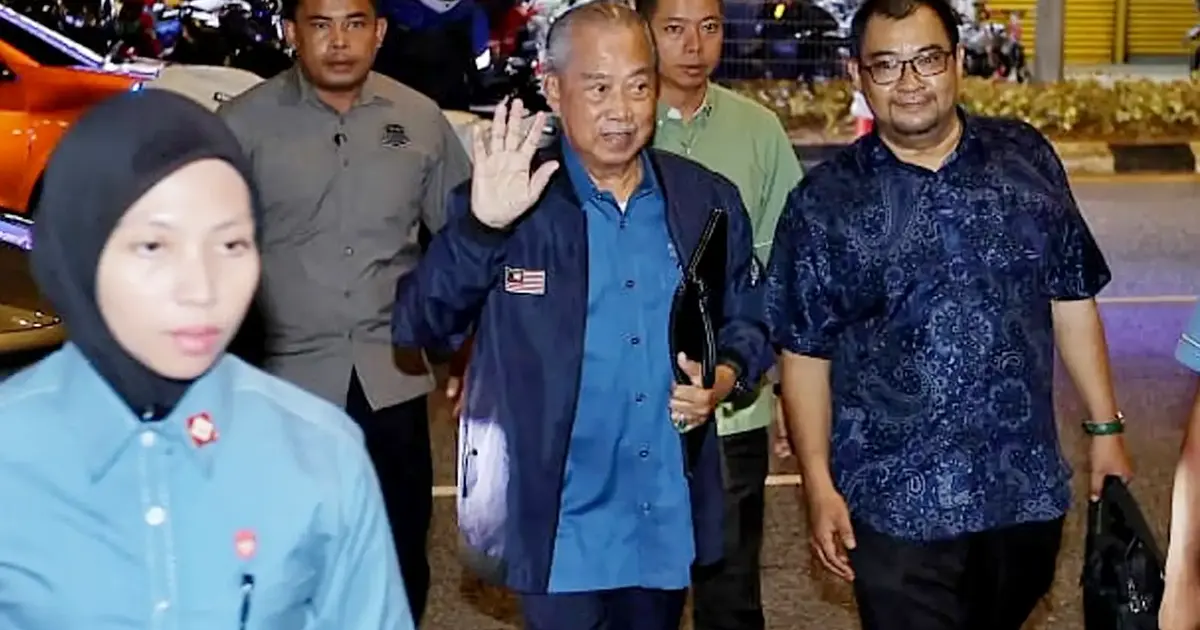 Muhyiddin Leads Emergency Perikatan Nasional Crisis Talks as Coalition Fractures