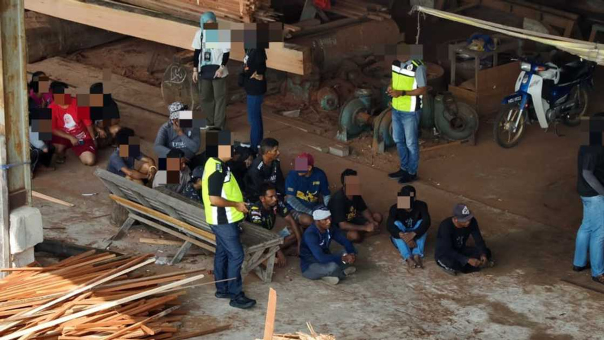 62 Foreigners Detained in Selangor Crackdown on Immigration Pass Abuse
