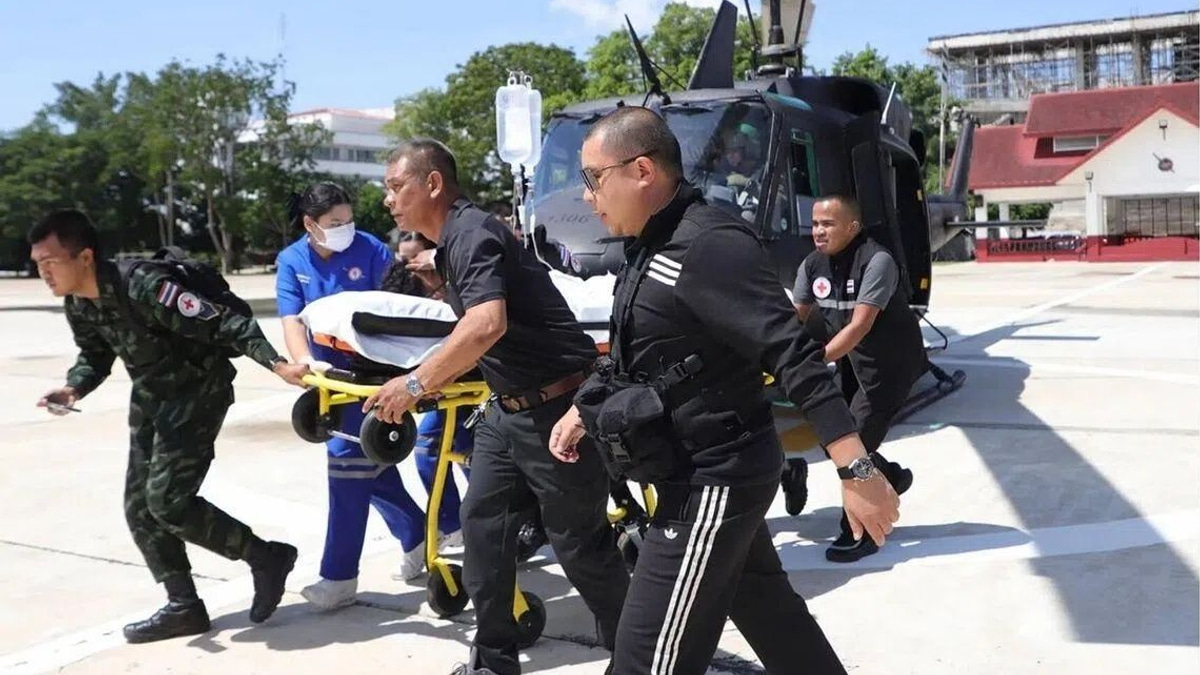 Twin bomb attacks wound 11 Thai police in volatile southern provinces
