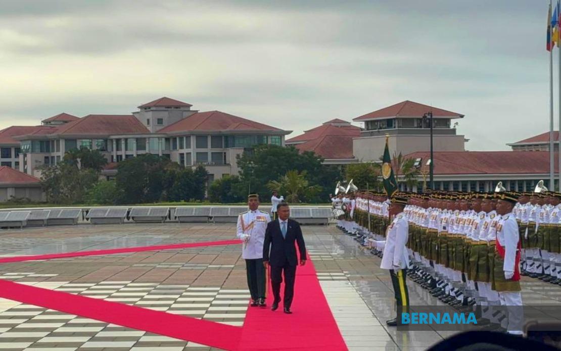 Bangladesh PM Tarique Rahman Receives Official State Welcome in Putrajaya
