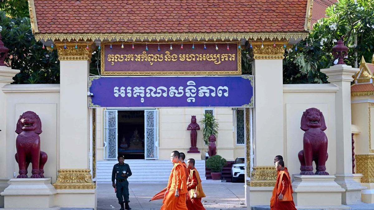 Cambodia's Supreme Court upholds 14-year treason sentences for journalists