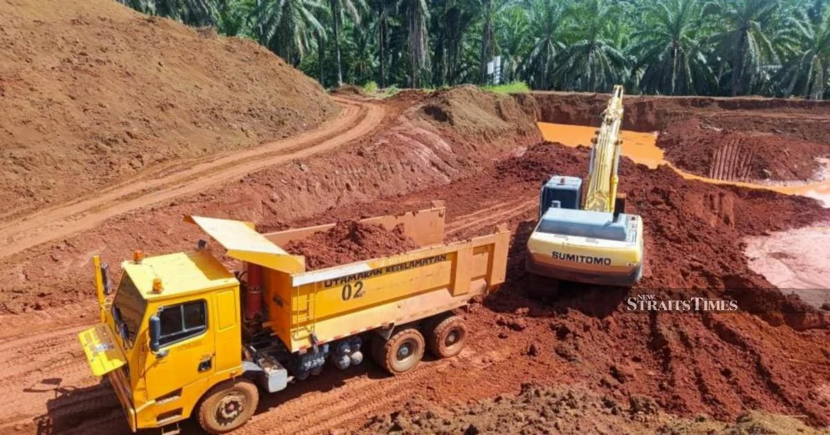 Two arrested over illegal silica sand operation in Terengganu; equipment seized