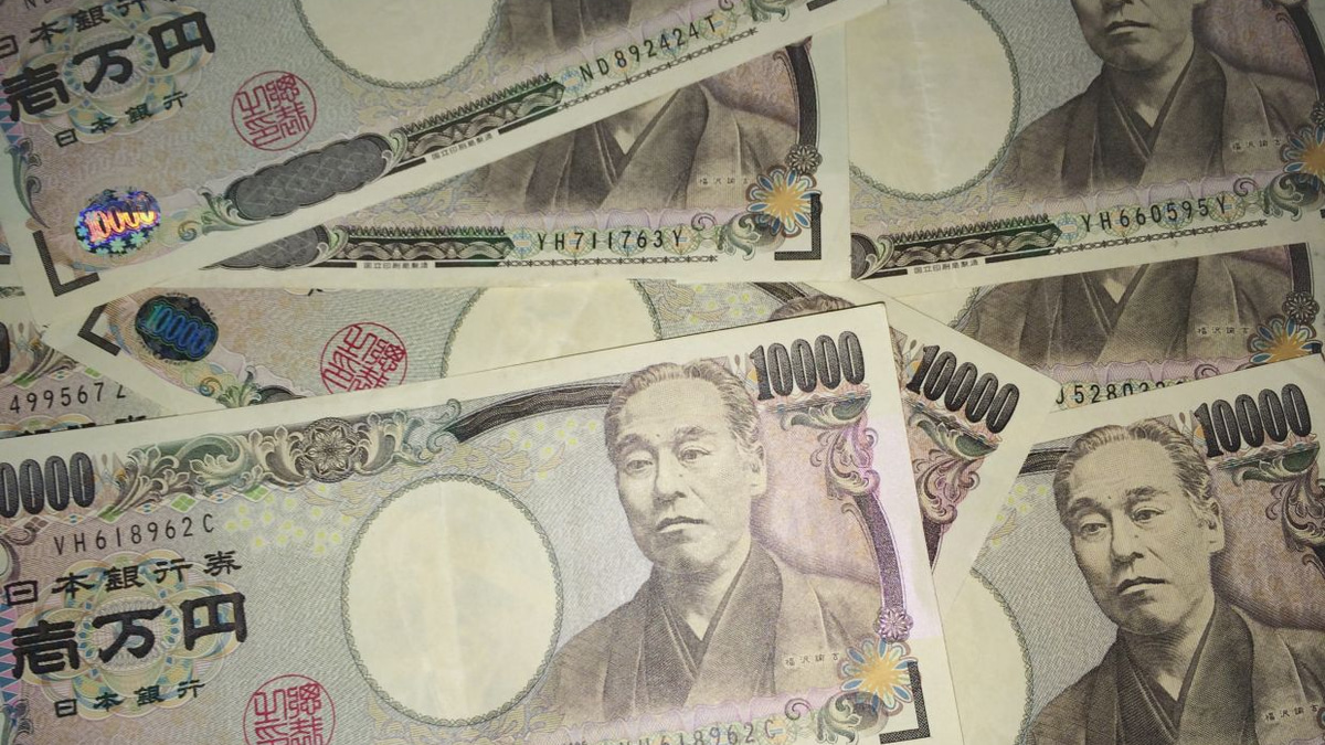 Yen Slides to 40-Year Lows as BOJ Rate Hike Fails to Reverse Currency Weakness
