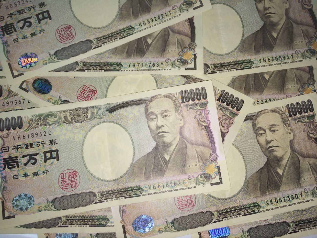 Yen Slides to 40-Year Lows as BOJ Rate Hike Fails to Reverse Currency Weakness