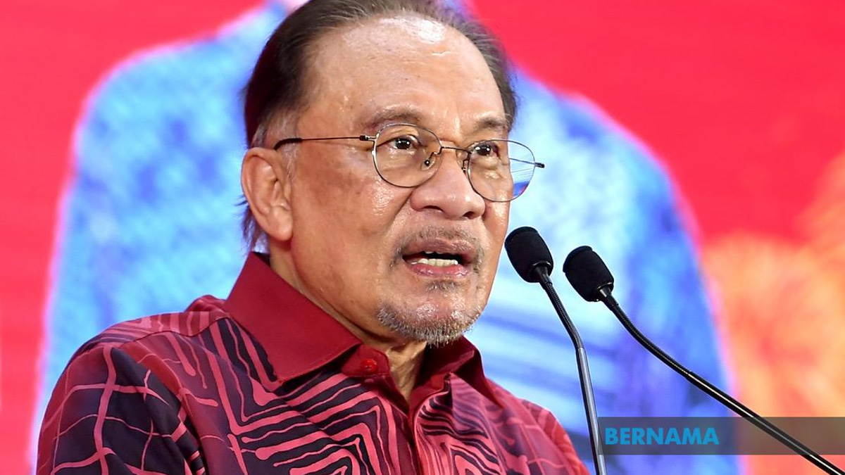 Anwar Maintains Strong Approval as Malaysians Show Cautious Optimism on National Direction