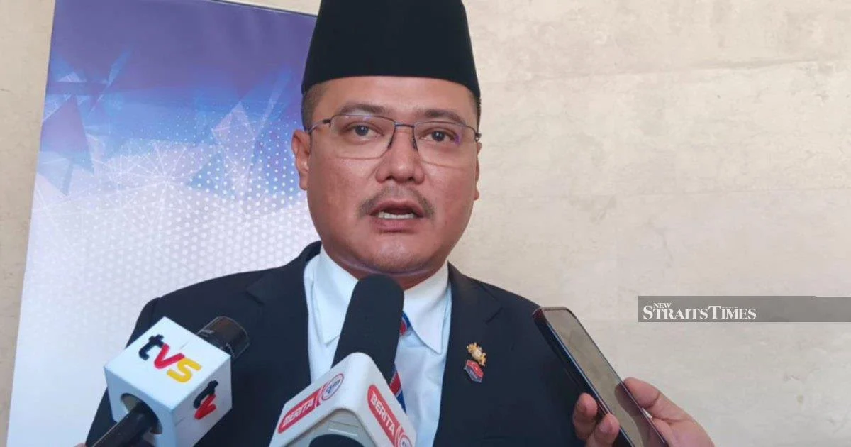 Johor BN Dismisses Puad's Palace Claims as Baseless, As Umno Youth Leader Reports Mass Police Complaints