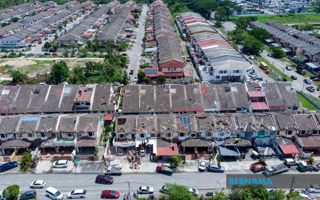 Police Establish Cordons in Storm-Ravaged Bercham, Tighten Entry Controls