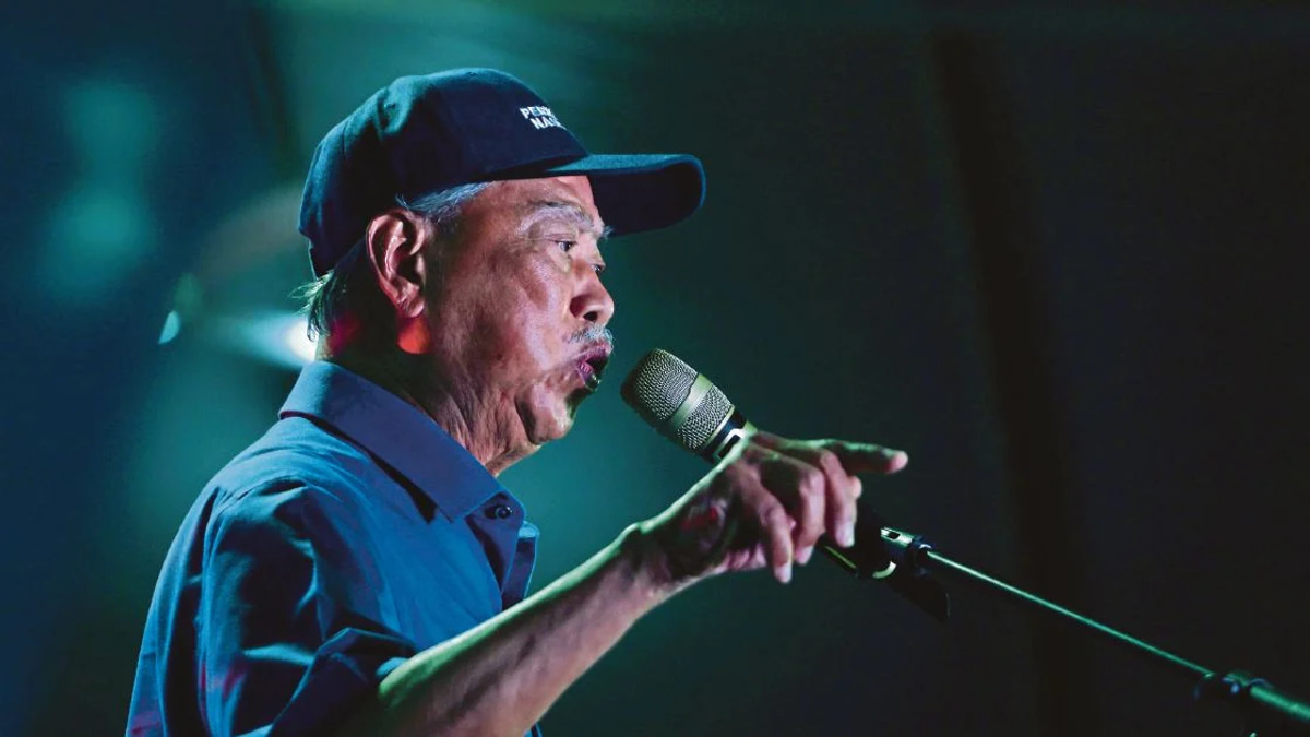 Muhyiddin Brushes Off PAS Machinery Withdrawal in Johor State Election