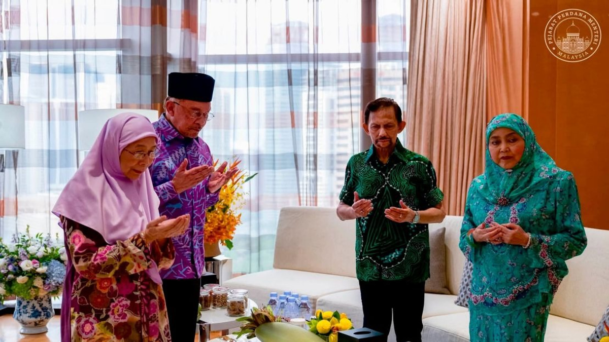 PM Anwar Extends Birthday Wishes to Brunei's Sultan Hassanal Bolkiah on 80th Milestone