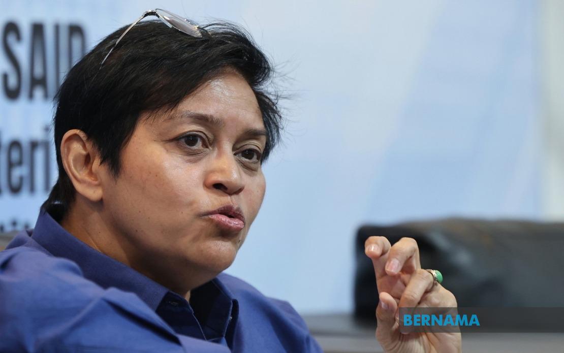State-Level Political Deals Won't Shake Federal Unity Government, Says Azalina