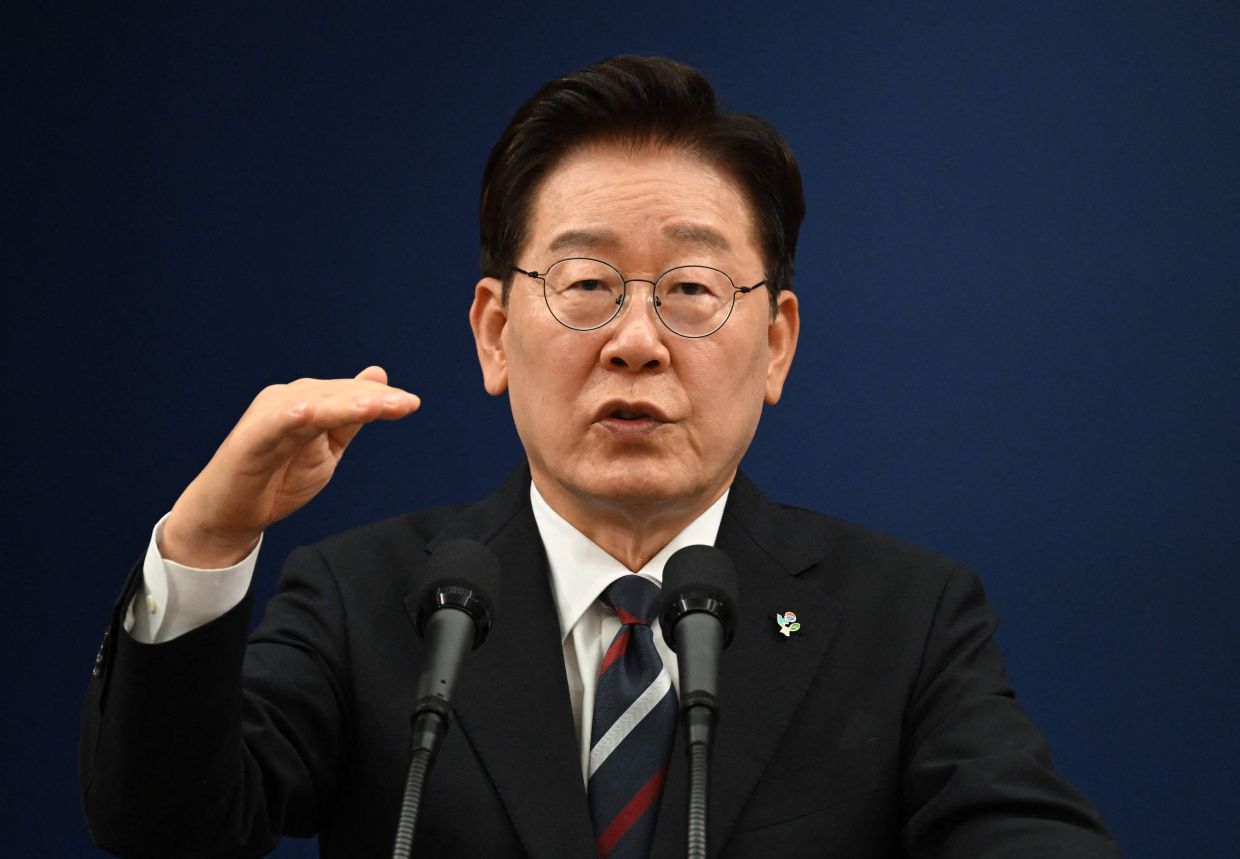 South Korea's President Lee Jae Myung Sees Approval Rating Fall Below 50% for First Time