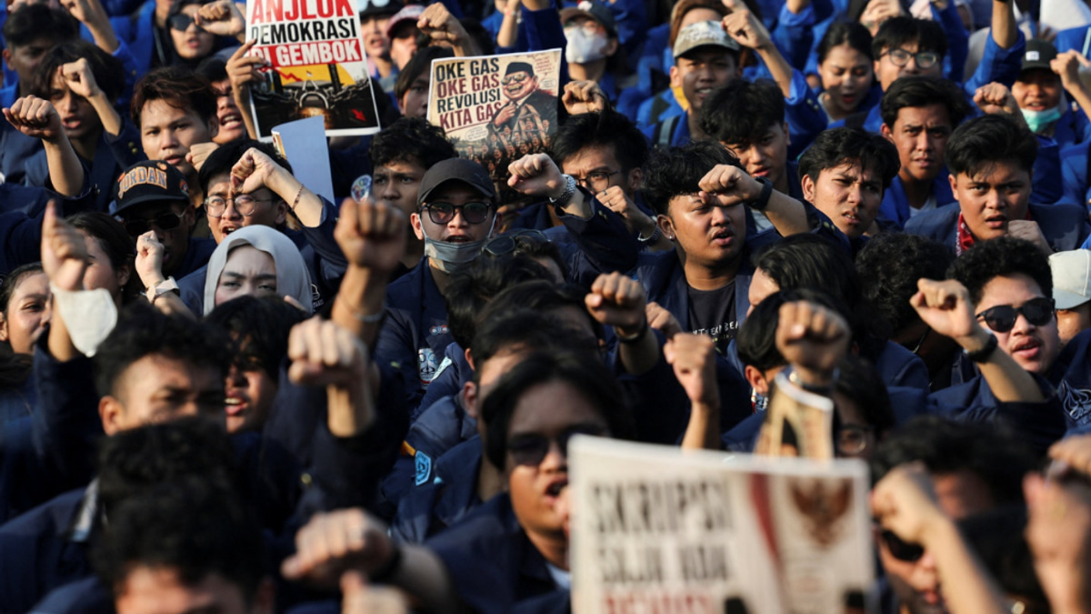 Indonesia's Free Meal Programme Sparks Duelling Protests Over Cost, Safety and Impact