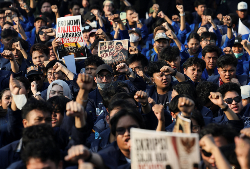 Indonesia's Free Meal Programme Sparks Duelling Protests Over Cost, Safety and Impact