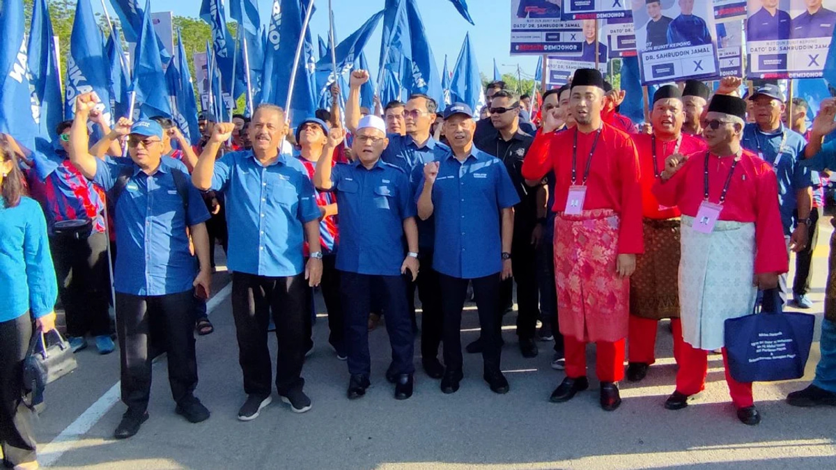 Muhyiddin joins Sahruddin's campaign push in Bukit Kepong nomination