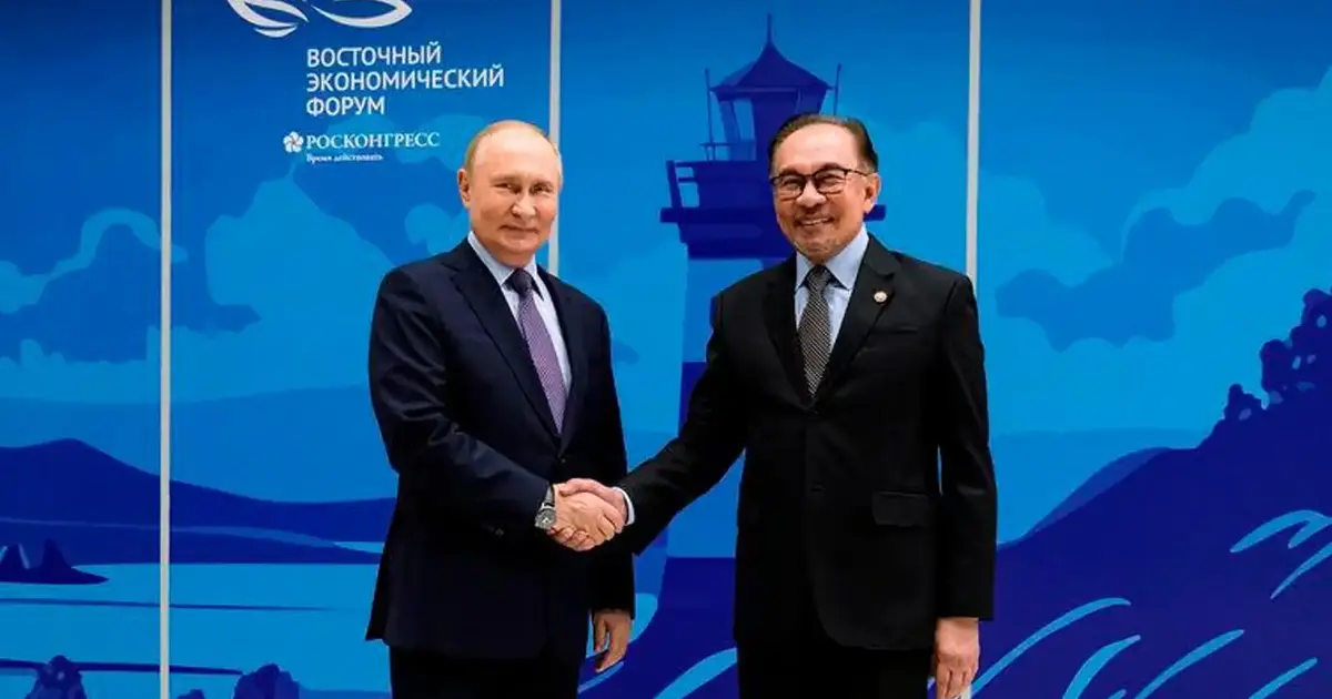 Anwar to Explore Fuel Supply Options with Putin During Russia Visit