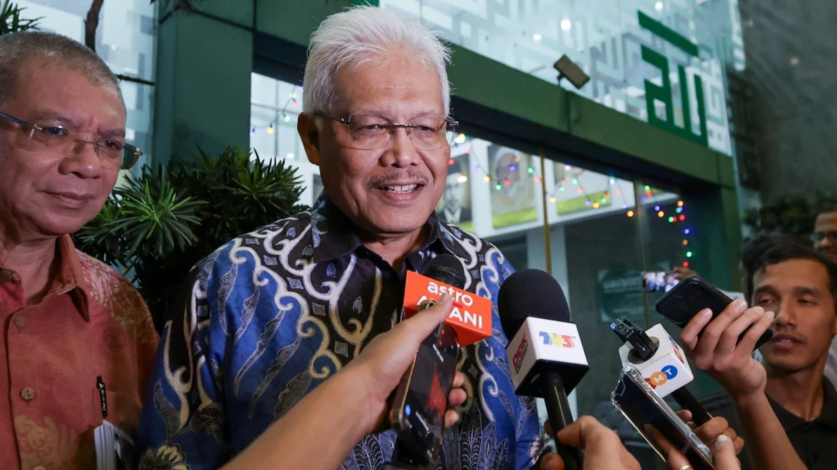 PN submits formal notice for Hamzah Zainudin's reappointment as opposition leader