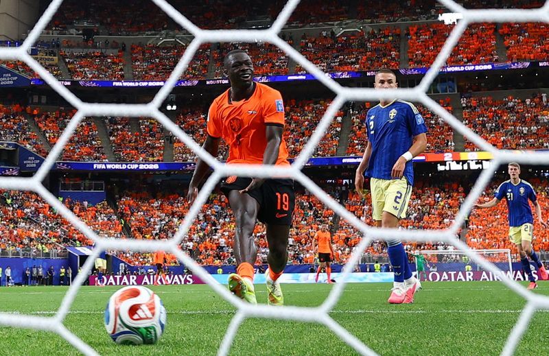 Brobbey's stunning brace against Sweden positions him as heir to Depay for Dutch attacking duties