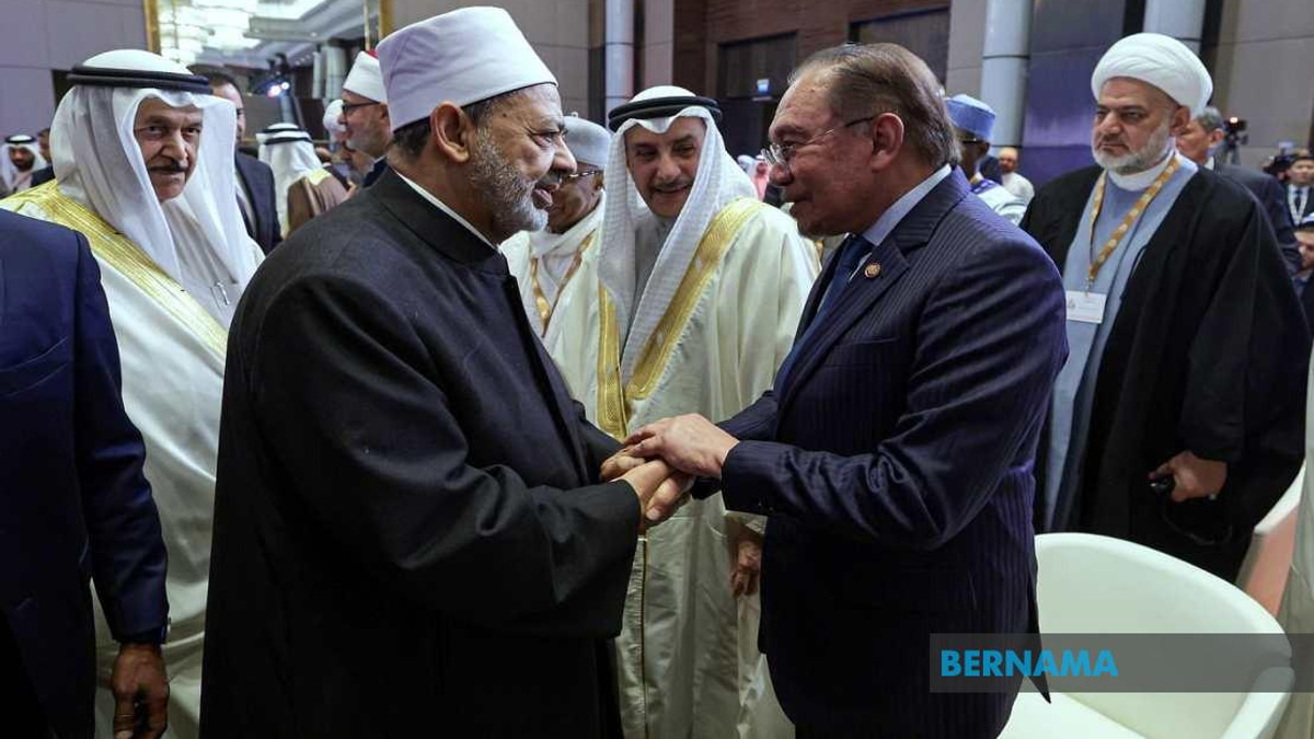 Anwar Ibrahim Praises Al-Azhar's Grand Imam as Champion of Islamic Moderation and Interfaith Harmony