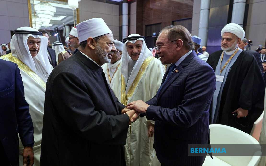 Anwar Ibrahim Praises Al-Azhar's Grand Imam as Champion of Islamic Moderation and Interfaith Harmony
