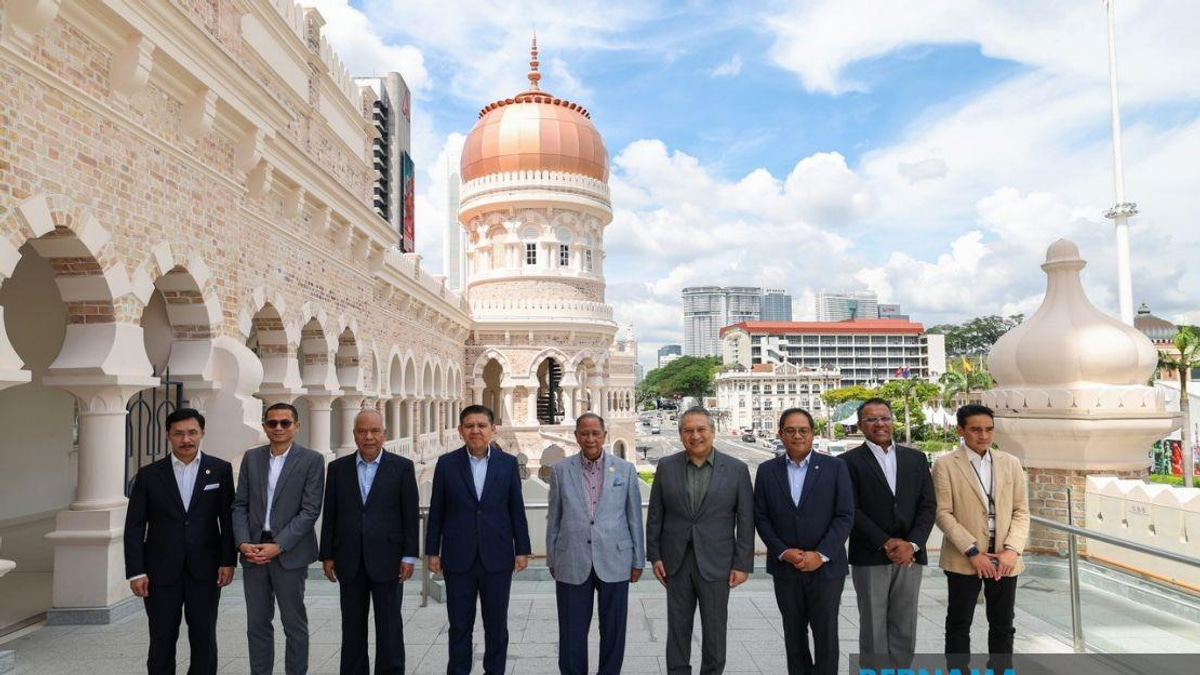 Kedah Sultan Inspects Restored Sultan Abdul Samad Building in Heritage Preservation Milestone