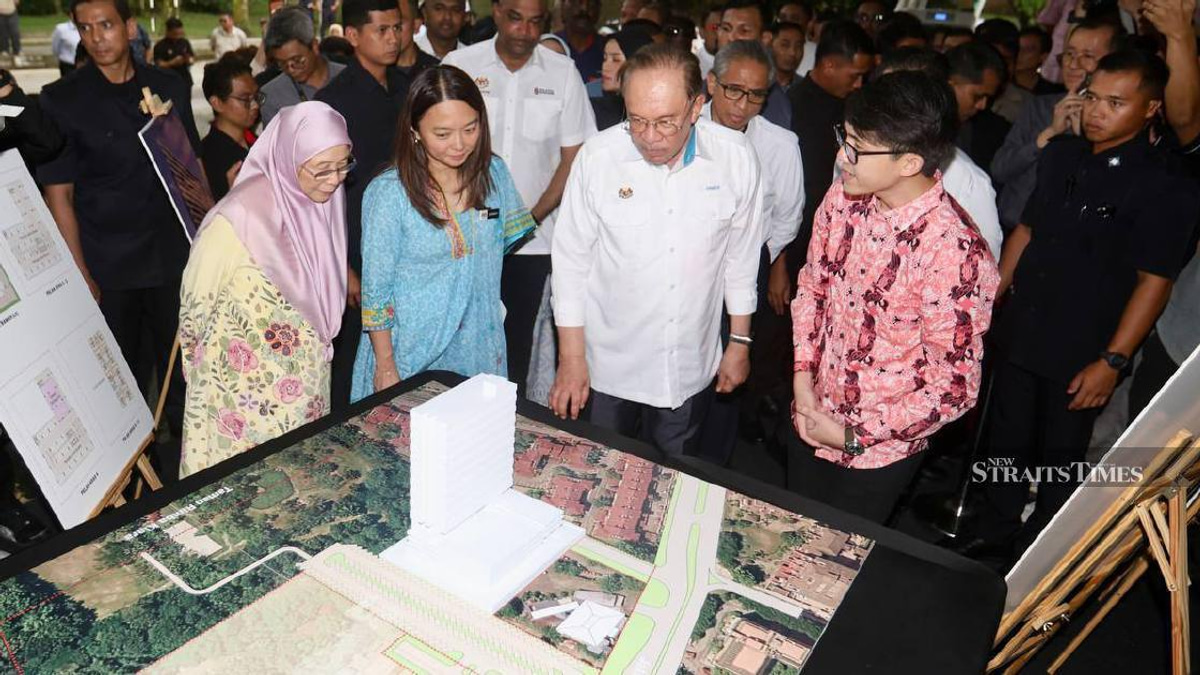 PM Anwar Defends Commitment to Urban Poor, Points to Bukit Kiara Development as Evidence