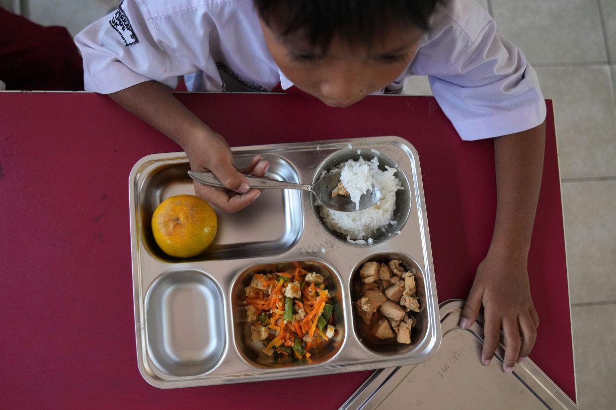 Indonesia's Free Meals Programme Under Fire: Anti-Corruption Group Demands Suspension and Wider Investigation