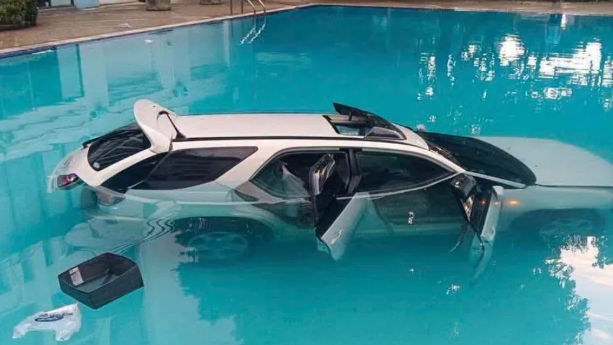 Family feud over $775 rent escalates into pool crash at Thailand's top university