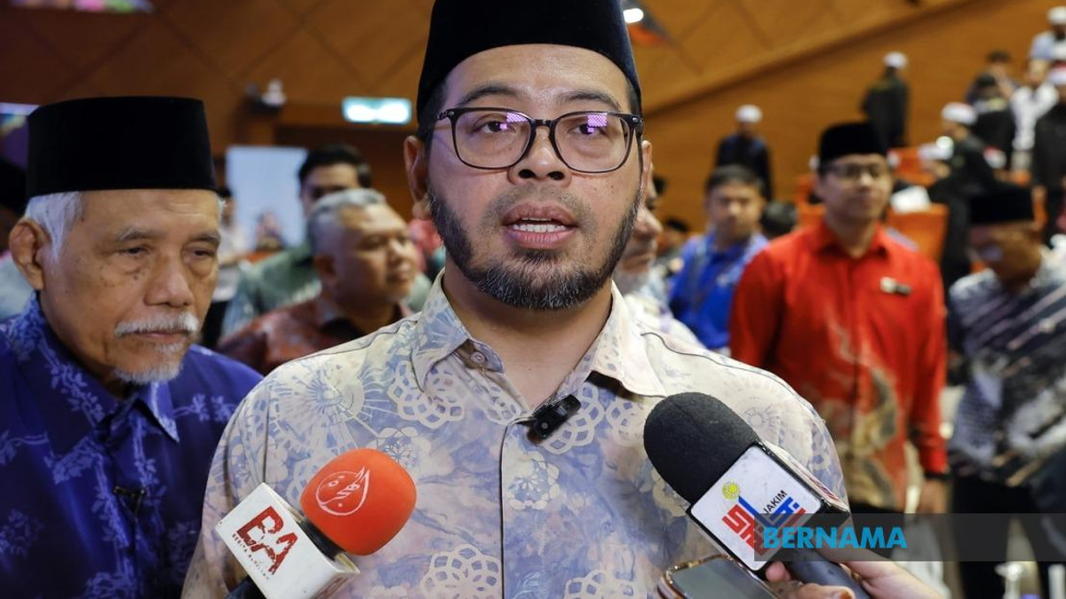 Malaysia to Boost Youth Engagement on Religion and Digital Threats, Following Sultan Nazrin's Call