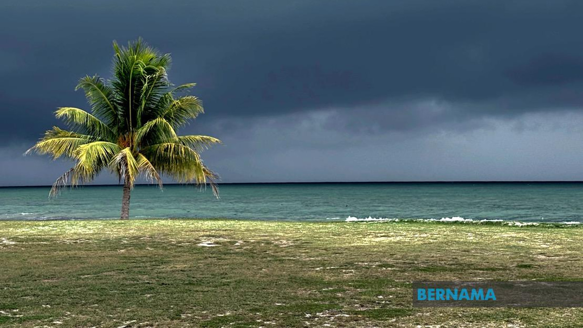 Five East Coast States Brace for Severe Thunderstorms and Heavy Rain Until Evening