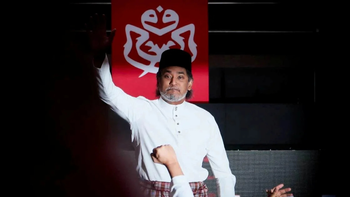 Khairy Jamaluddin Defers Negri Sembilan Candidacy to Umno Leadership
