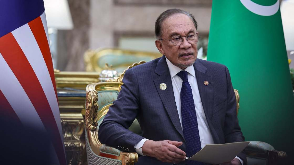 Anwar Hails Petronas Breakthrough in Turkmenistan Gas Field Deal